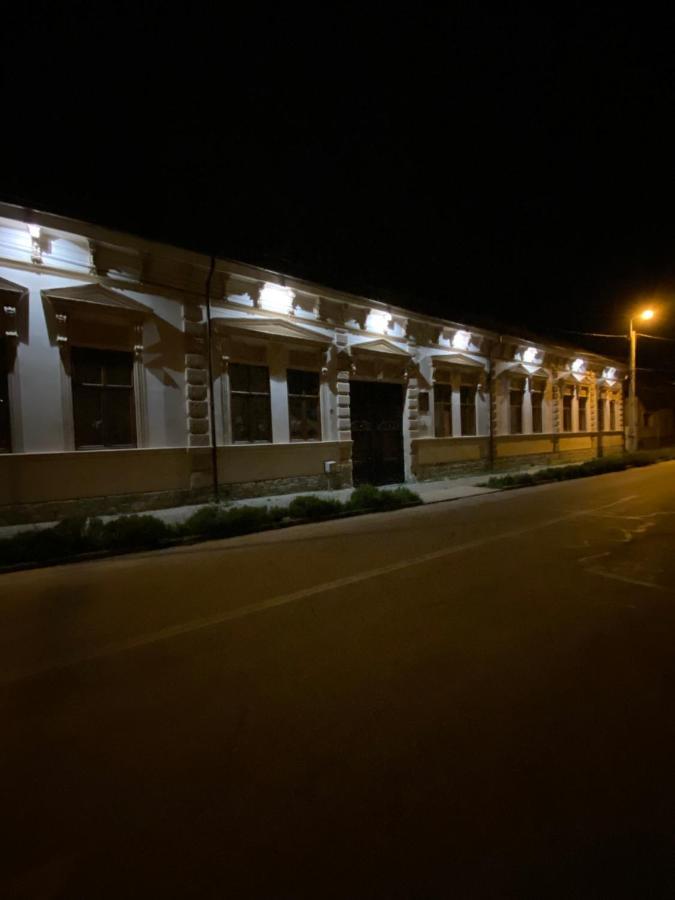 Antique Aparthotel Alba Iulia Ngoại thất bức ảnh