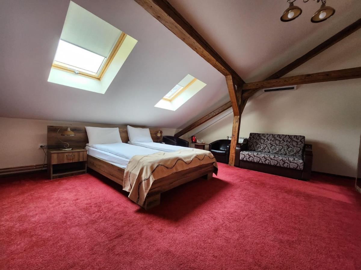 Antique Aparthotel Alba Iulia Ngoại thất bức ảnh