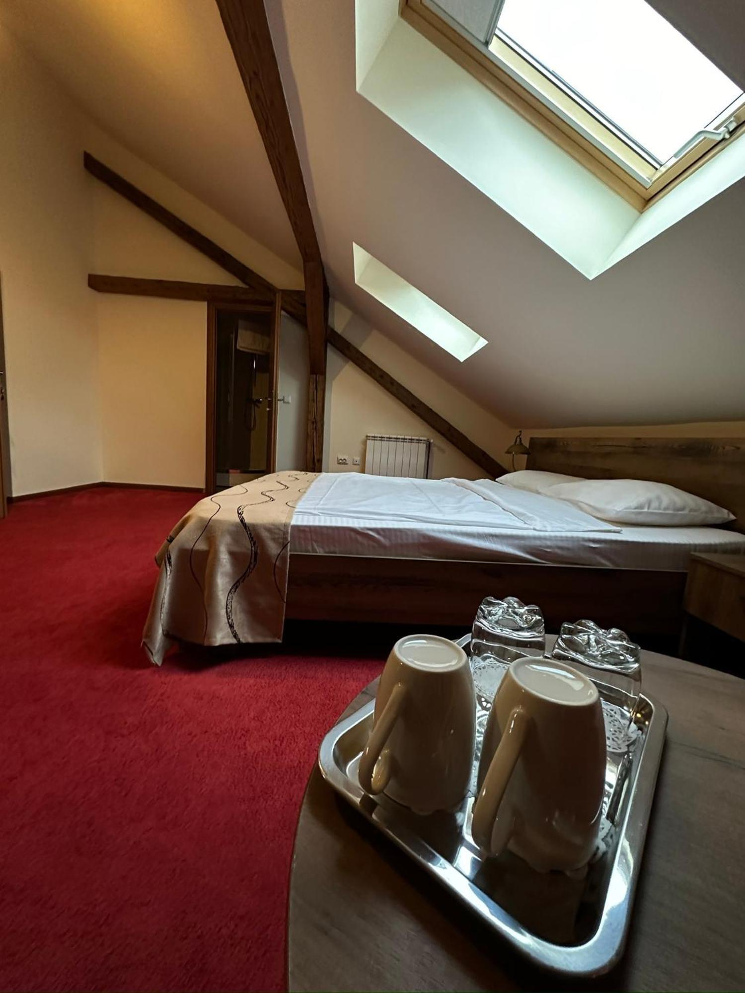 Antique Aparthotel Alba Iulia Ngoại thất bức ảnh