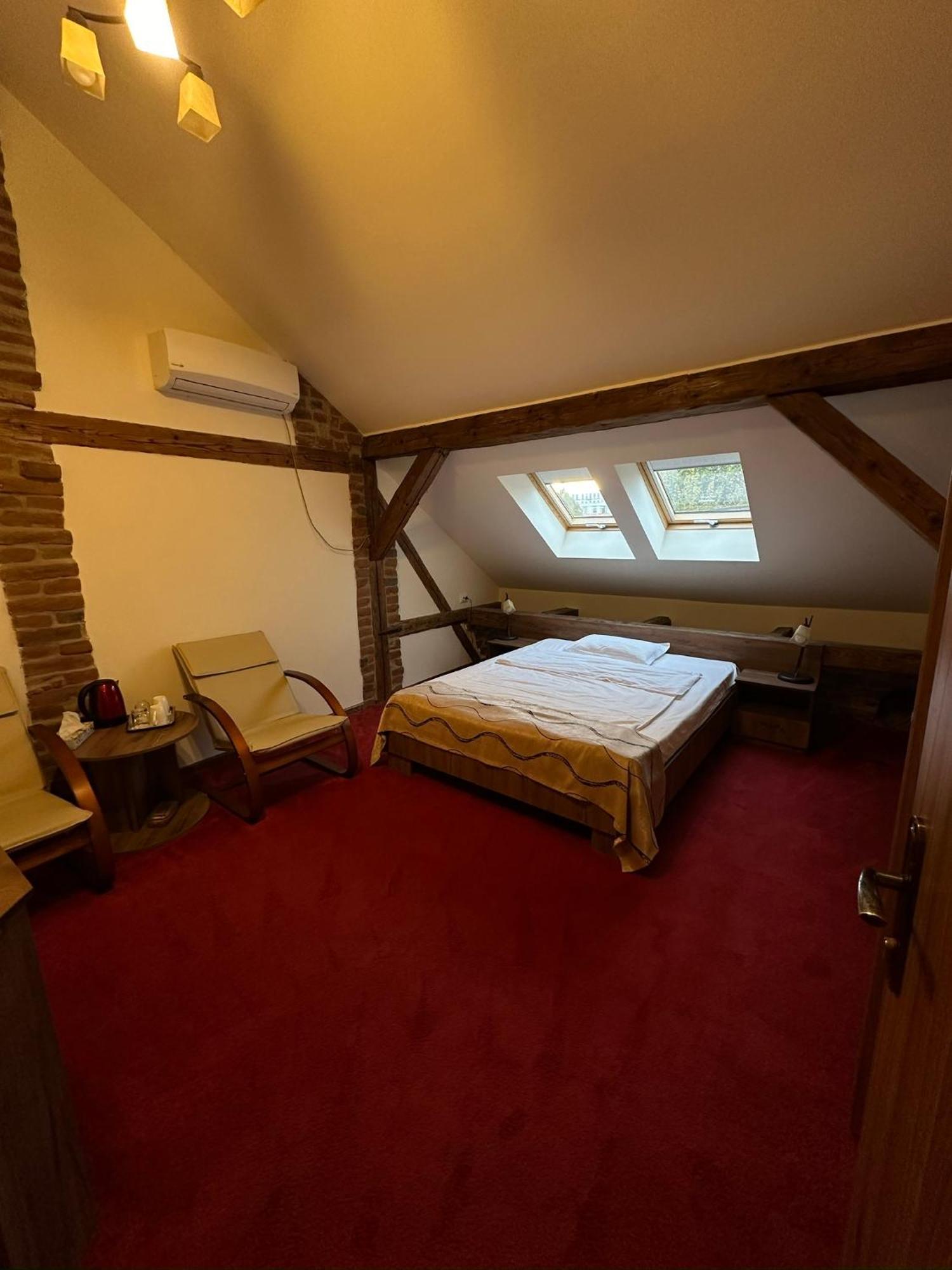 Antique Aparthotel Alba Iulia Ngoại thất bức ảnh