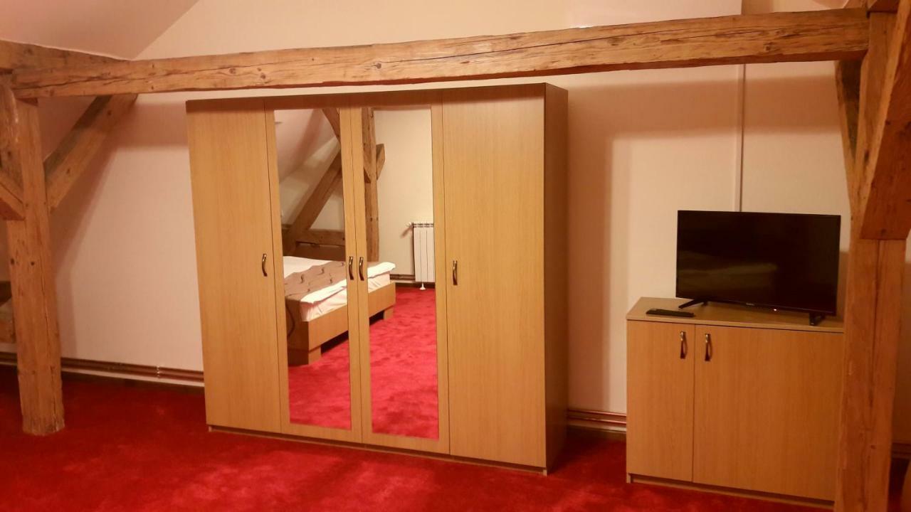 Antique Aparthotel Alba Iulia Ngoại thất bức ảnh
