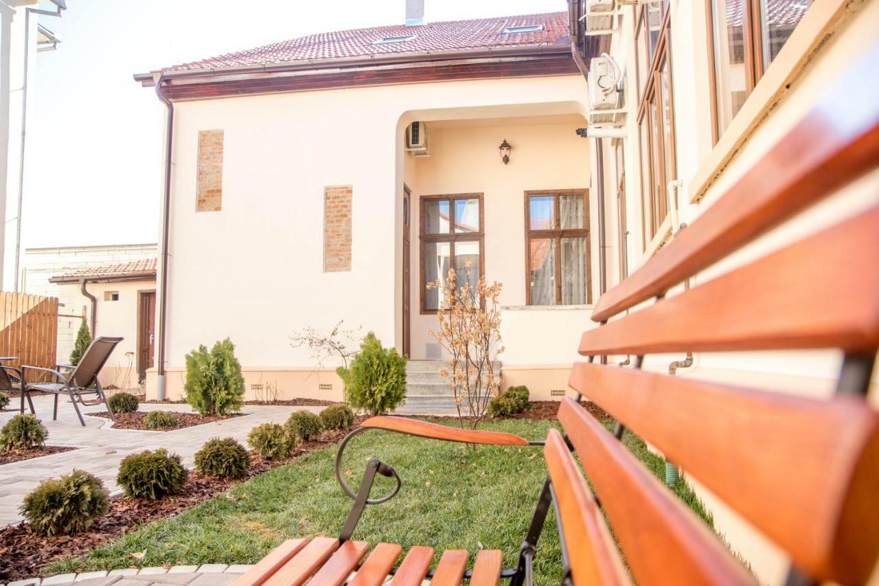 Antique Aparthotel Alba Iulia Ngoại thất bức ảnh